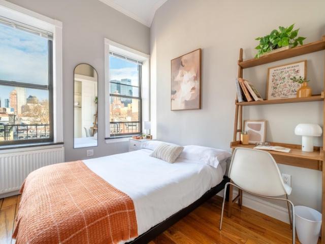 Room for rent in Arverne, New York