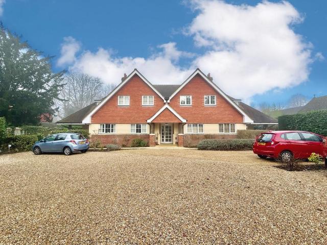 Apartment for rent in Farnham, Waverley