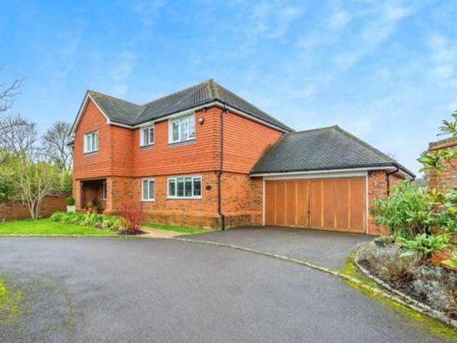 House for sale in Pachesham Park, Surrey