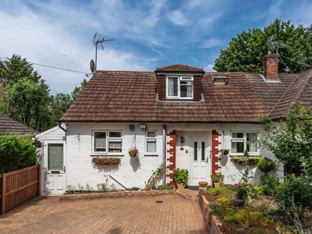 House for sale in Pachesham Park, Surrey