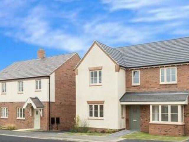 House for sale in Houlton, New Bilton