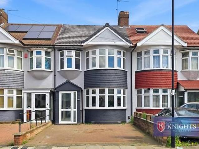 House for rent in Carterhatch, Greater London