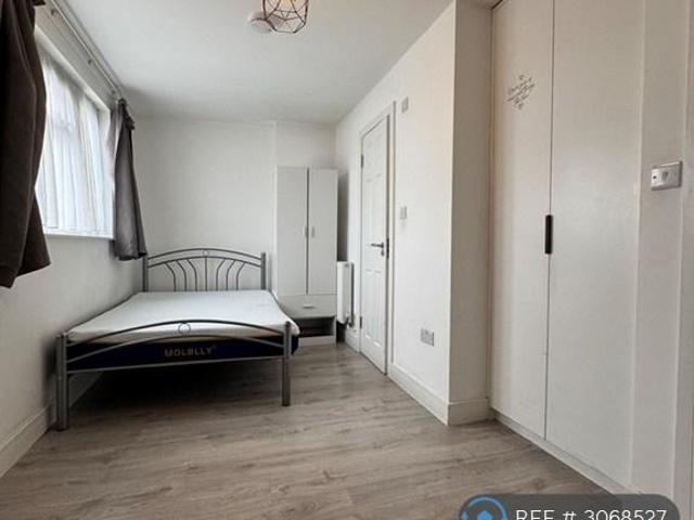 Apartment for rent in London Borough of Enfield, Greater London