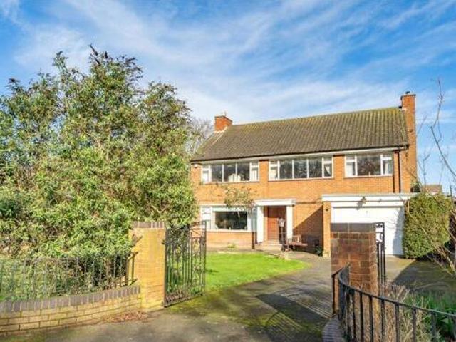 House for sale in Grimsby, North East Lincolnshire
