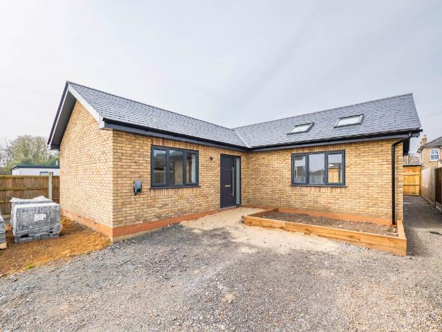 House for rent in Chelmondiston, Suffolk