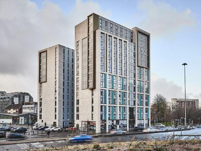 Room for rent in Calderstones