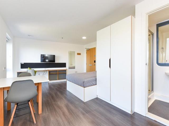 Room for rent in Calderstones