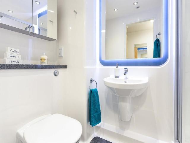 Room for rent in Calderstones
