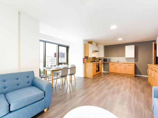 Room for rent in Calderstones