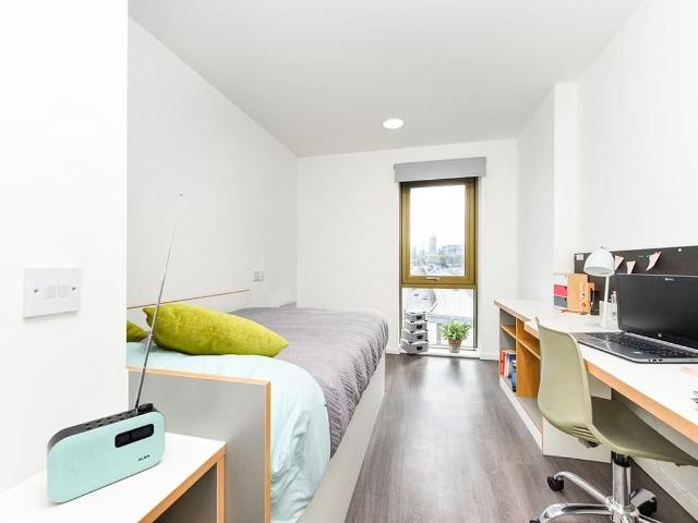 Room for rent in Calderstones