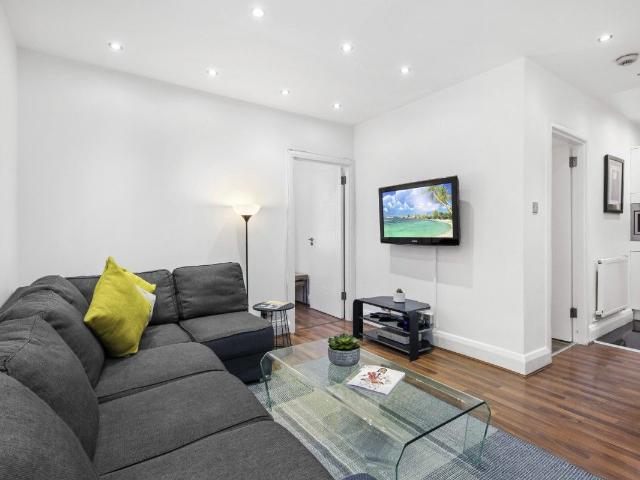 Apartment for rent in Marylebone, Greater London