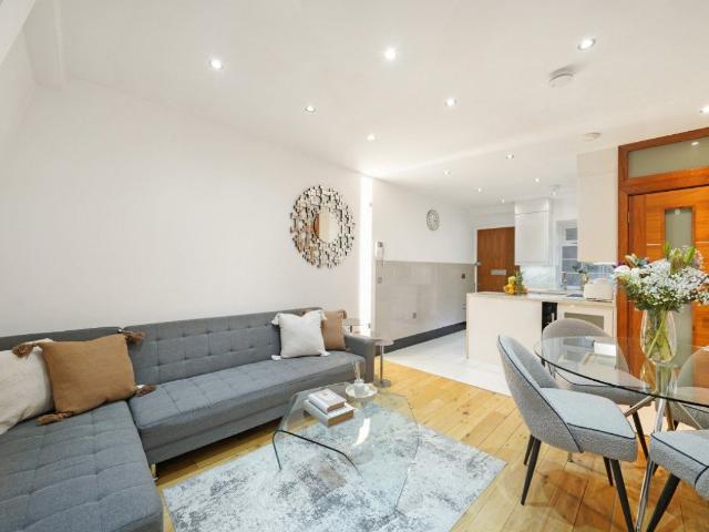 Apartment for rent in Marylebone, Greater London