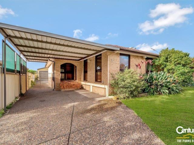 House for rent in Bossley Park, Sydney