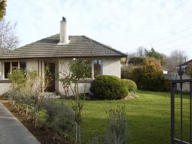 House for rent in Chaslands, Canterbury