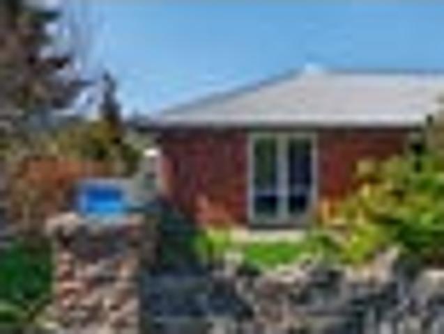 House for sale in Chaslands, Canterbury