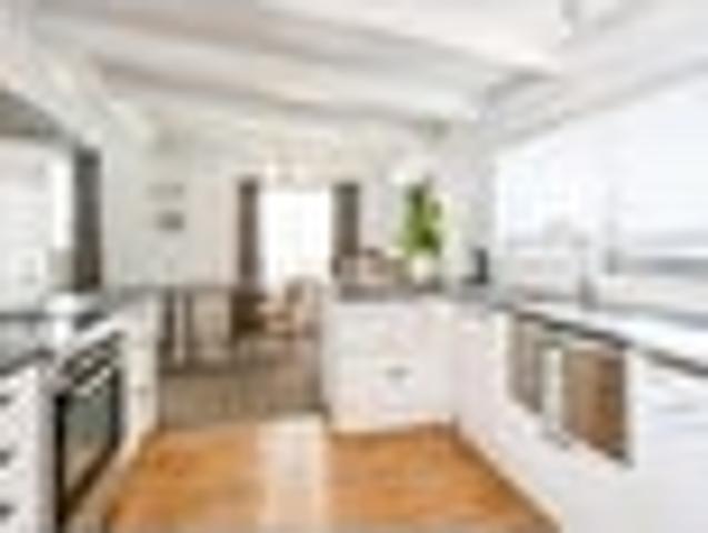 House for sale in Awhitu