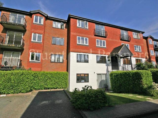 Apartment for rent in Lucastes, Mid Sussex