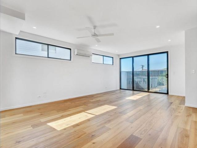 Townhouse for rent in Toombul, Queensland