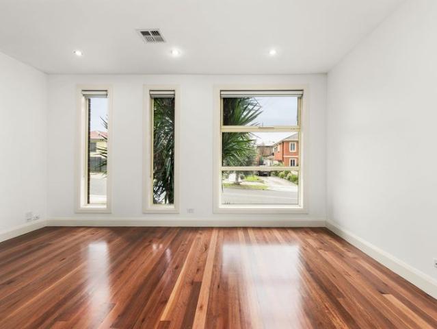 Townhouse for rent in Camerons Creek, Victoria