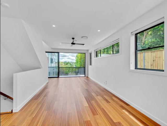 Townhouse for rent in Toombul, Queensland