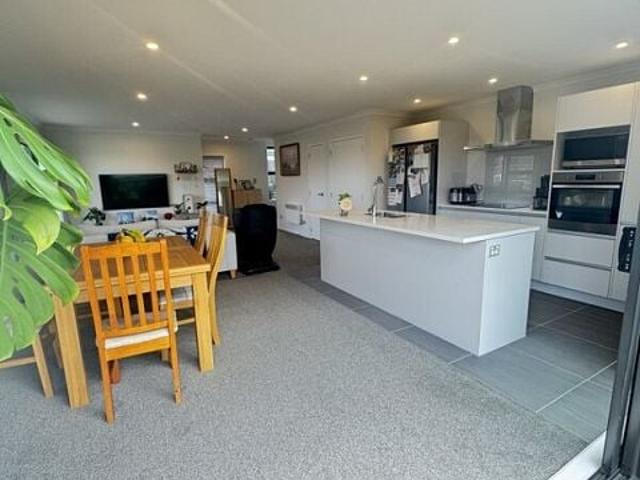 House for rent in Paremoremo, Oroua County