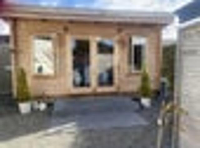 Apartment for sale in Canterbury