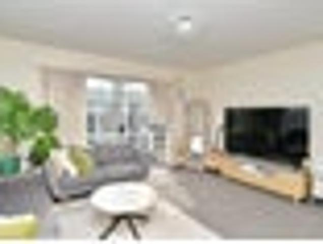 Apartment for sale in Chaslands, Canterbury