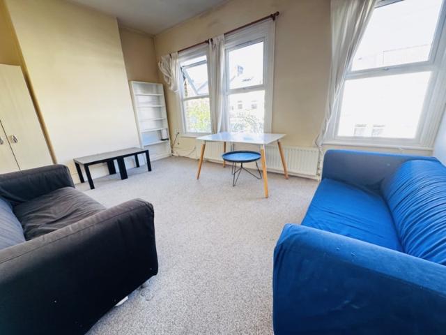 Apartment for rent in Stockwell, Greater London