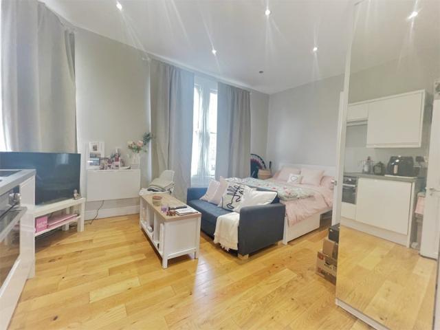 Studio for rent in Clapham Junction, Greater London