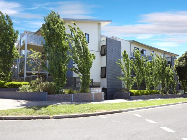 Apartment for rent in Box Hill South