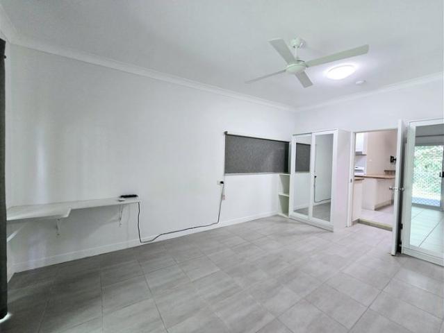 Apartment for rent in Edge Hill, Cairns