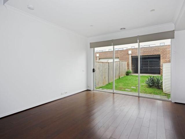 Townhouse for rent in Coburg North, Melbourne