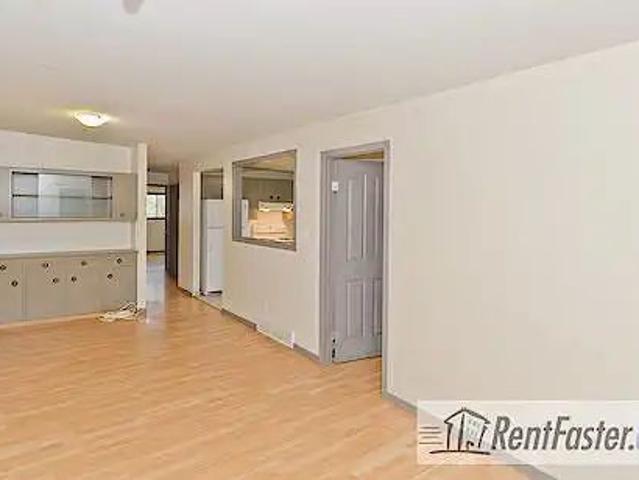 House for rent in Tuxedo Park, Calgary