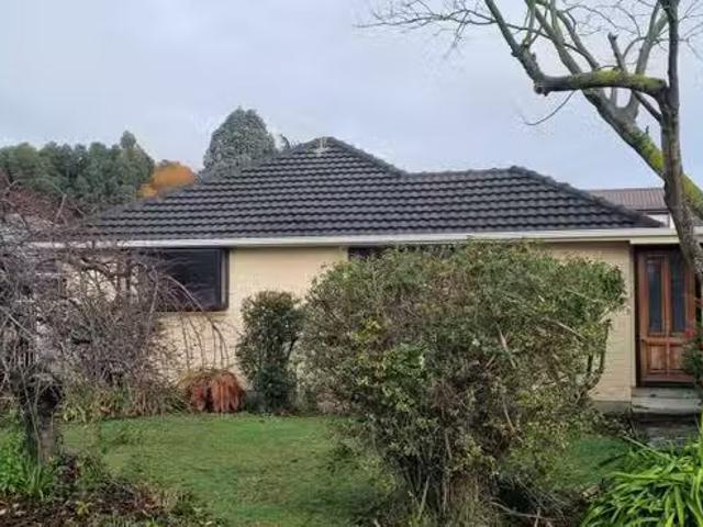 House for rent in Chaslands, Canterbury