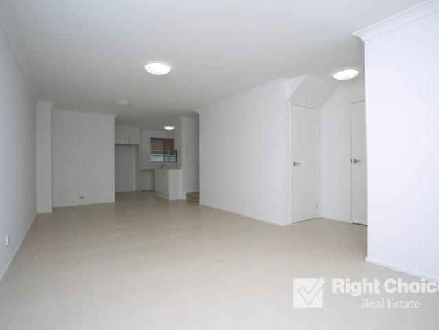 Townhouse for rent in Wollongong West, New South Wales
