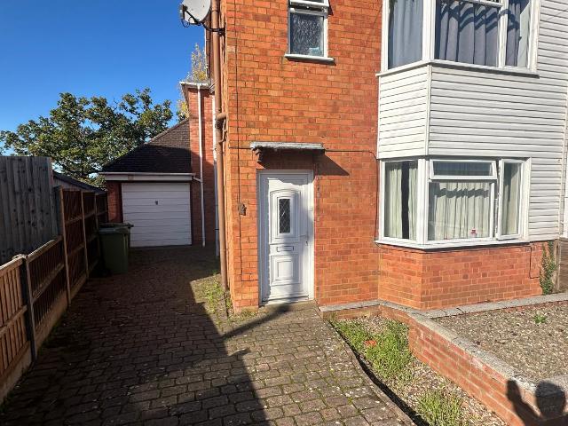 Room for rent in Dines Green, Worcestershire