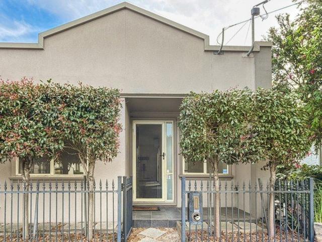 Townhouse for rent in Newcomb, Geelong