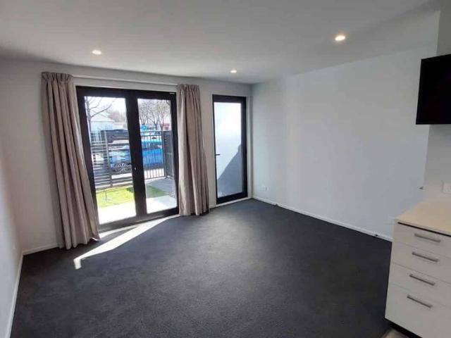 Townhouse for rent in Heathcote, Canterbury