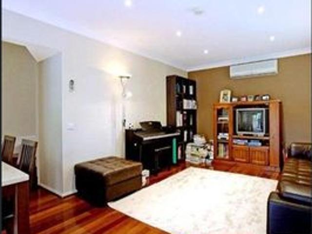 Townhouse for rent in Sydney, New South Wales