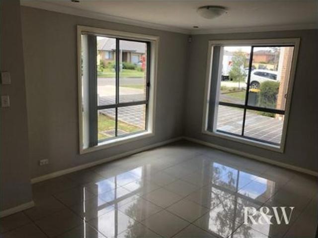 Townhouse for rent in Sydney, New South Wales