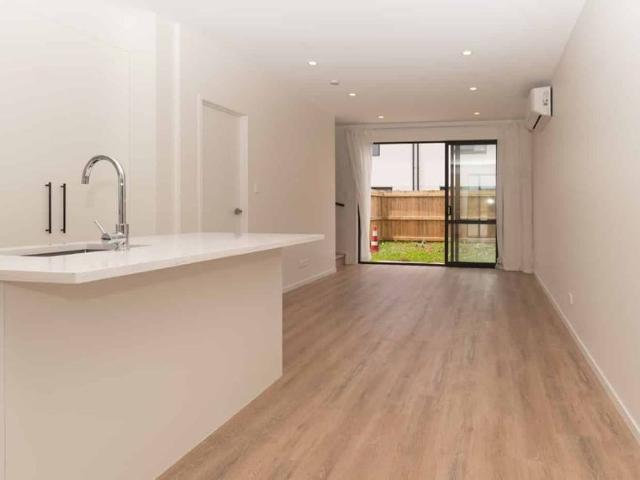 Townhouse for rent in New Lynn
