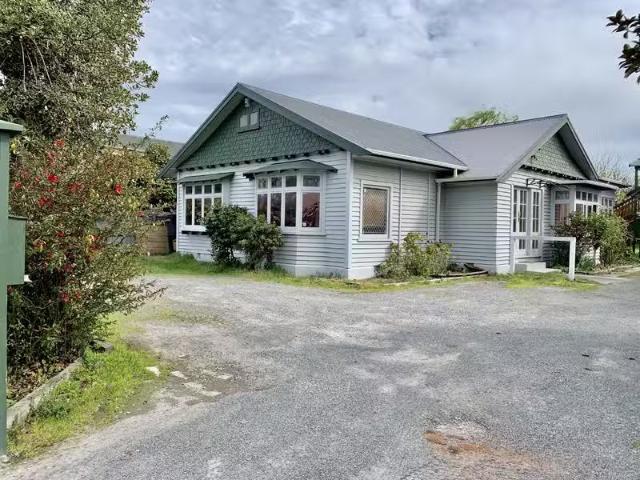 House for rent in Chaslands, Canterbury