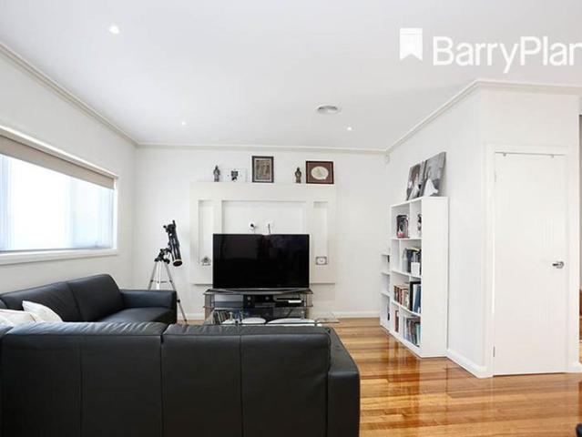 Townhouse for rent in Glenroy, Melbourne
