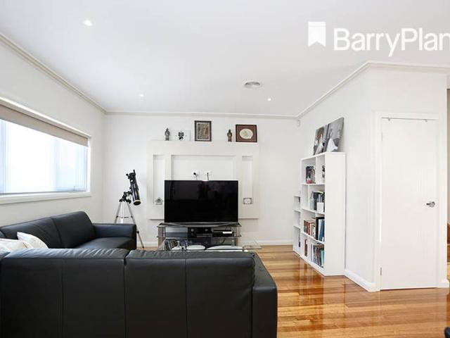 Townhouse for rent in Glenroy, Melbourne