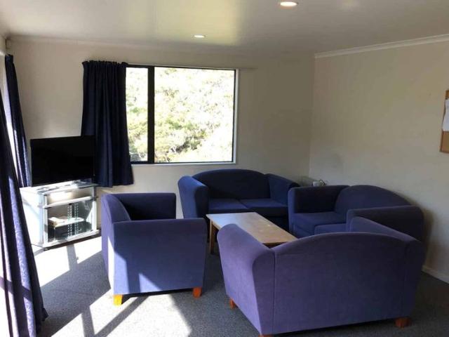 House for rent in Paremoremo, Oroua County