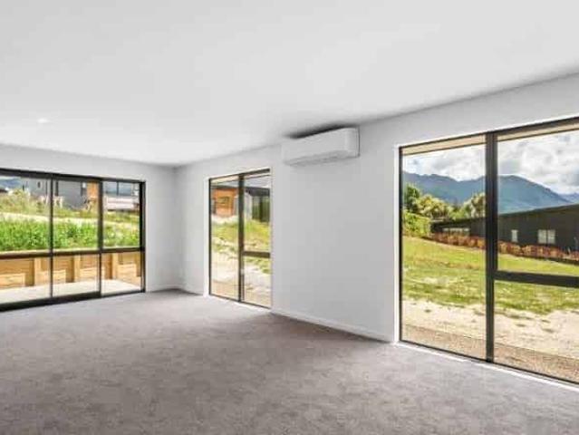 House for rent in Peninsula Bay, Wānaka