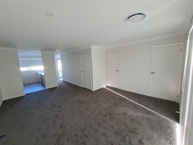 Townhouse for rent in Charmhaven, New South Wales