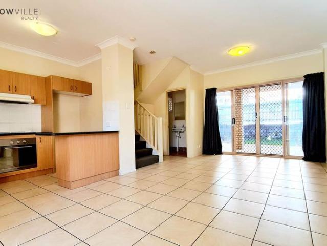 Townhouse for rent in Indooroopilly, Greater Brisbane