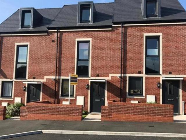 House for rent in Calderstones