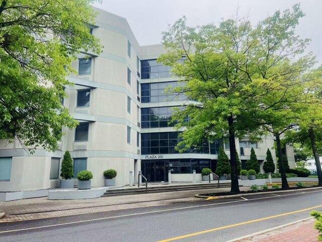 Condo for sale in Great Neck